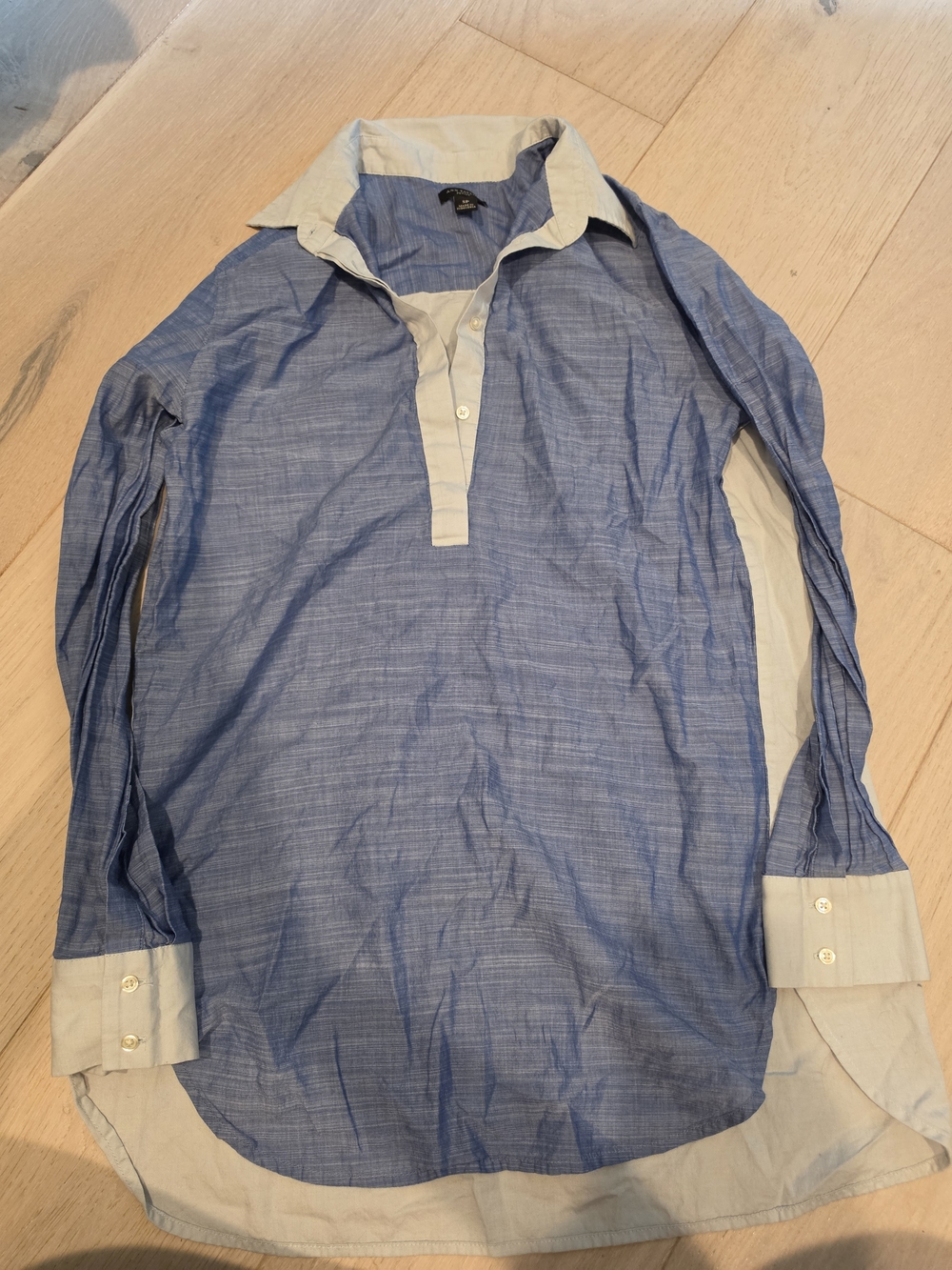 Ann Taylor Blue Button-Front Casual Collar Shirt with Cream Accents